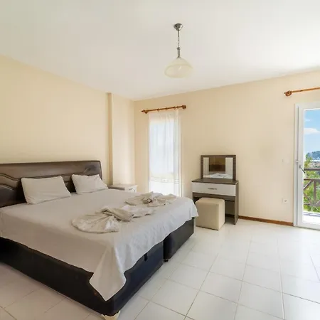 Oezel Havuzlu - Goecek Villa *