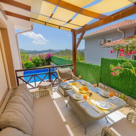Oezel Havuzlu - Goecek Villa Fethiye