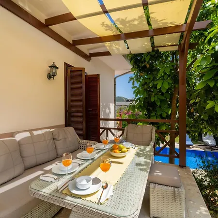 Oezel Havuzlu - Goecek Villa Fethiye