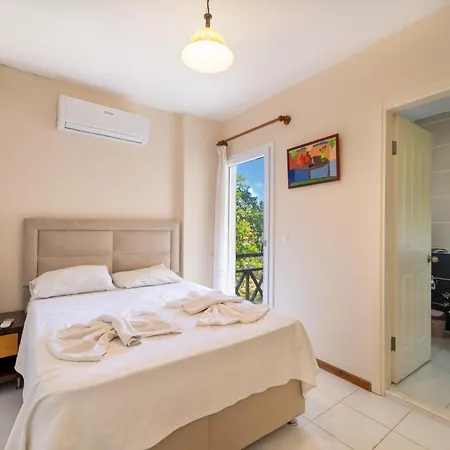 Oezel Havuzlu - Goecek Villa Fethiye